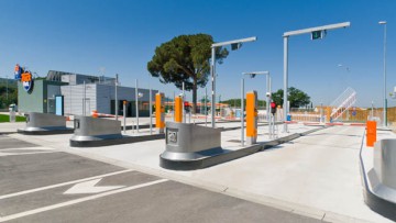 Spanien: Erster LKW-Autobahnparkplatz eröffnet