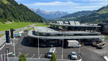 Jetzt mit acht Marken: Auto Pirnbacher eröffnet neues Firmengebäude