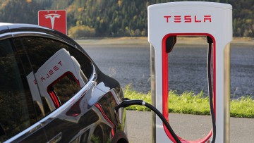 Daten als Prämienbasis: Tesla wird auch in Deutschland Autoversicherer