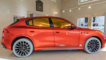 Mitten in München: Maserati Grecale "Mission from Mars" feiert Deutschland-Premiere