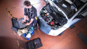 Elektroauto; Reparatur; E-Mobilität; Werkstatt; E-Auto; Service
