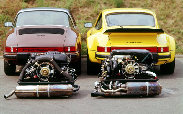 Porsche 911 S 2.7 Targa (links) und 911 Turbo 3.0 (G-Modell); 1976 