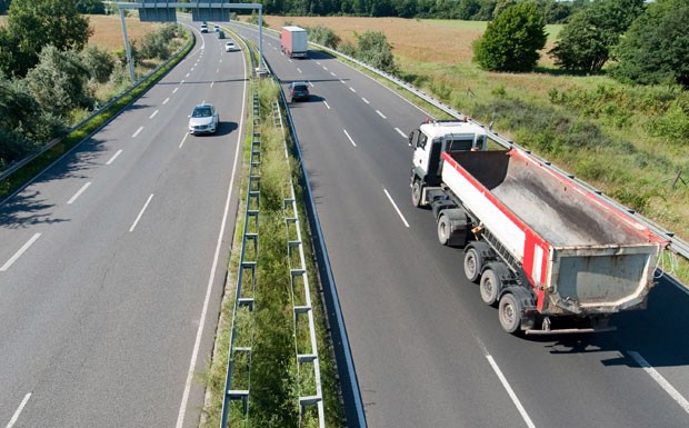 LKW-Maut für Bundesstraßen bringt Bund Rekordeinnahmen