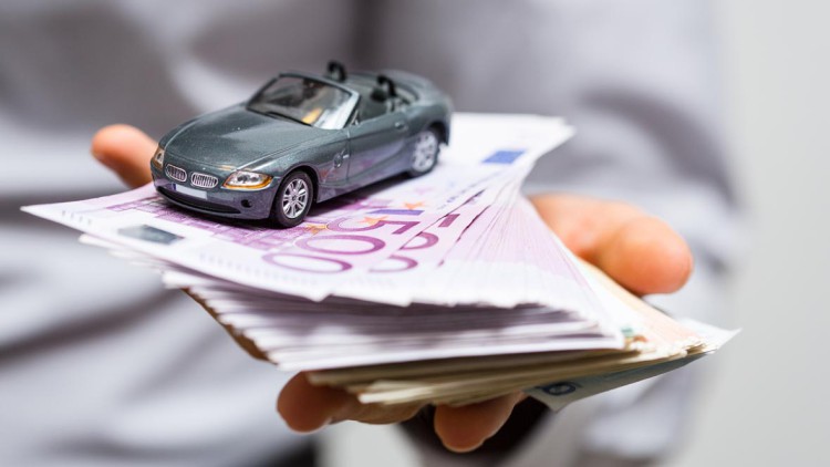 Autokredite: Deutsche leihen sich immer höhere Beträge