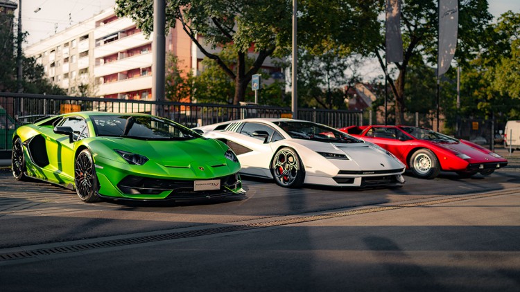 Lamborghini fa il punto: “Tutti i numeri sono numeri da record”