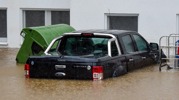 Unwetter: Versicherungsschutz regelmäßig überprüfen