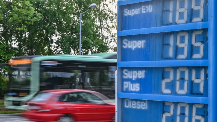 Kartellamt: Benzin und Diesel im Juli wieder etwas billiger 