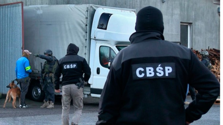 Kradzież ładunku: niemiecka i polska policja aresztuje gang przecinaczy plandek