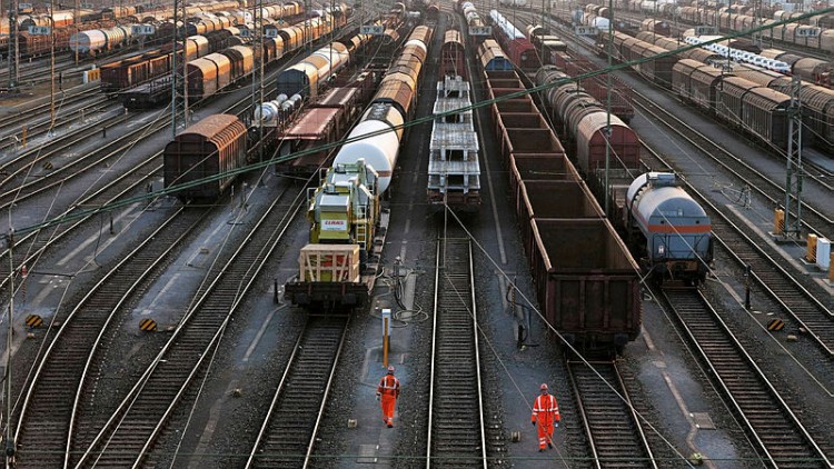 Güterstau: Schienennetz durch Kooperation entlasten